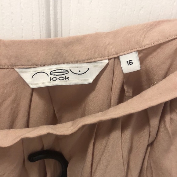 ❤️4for$20! New Look Tan Pleated Maxi Skirt Size 16 - Picture 2 of 3
